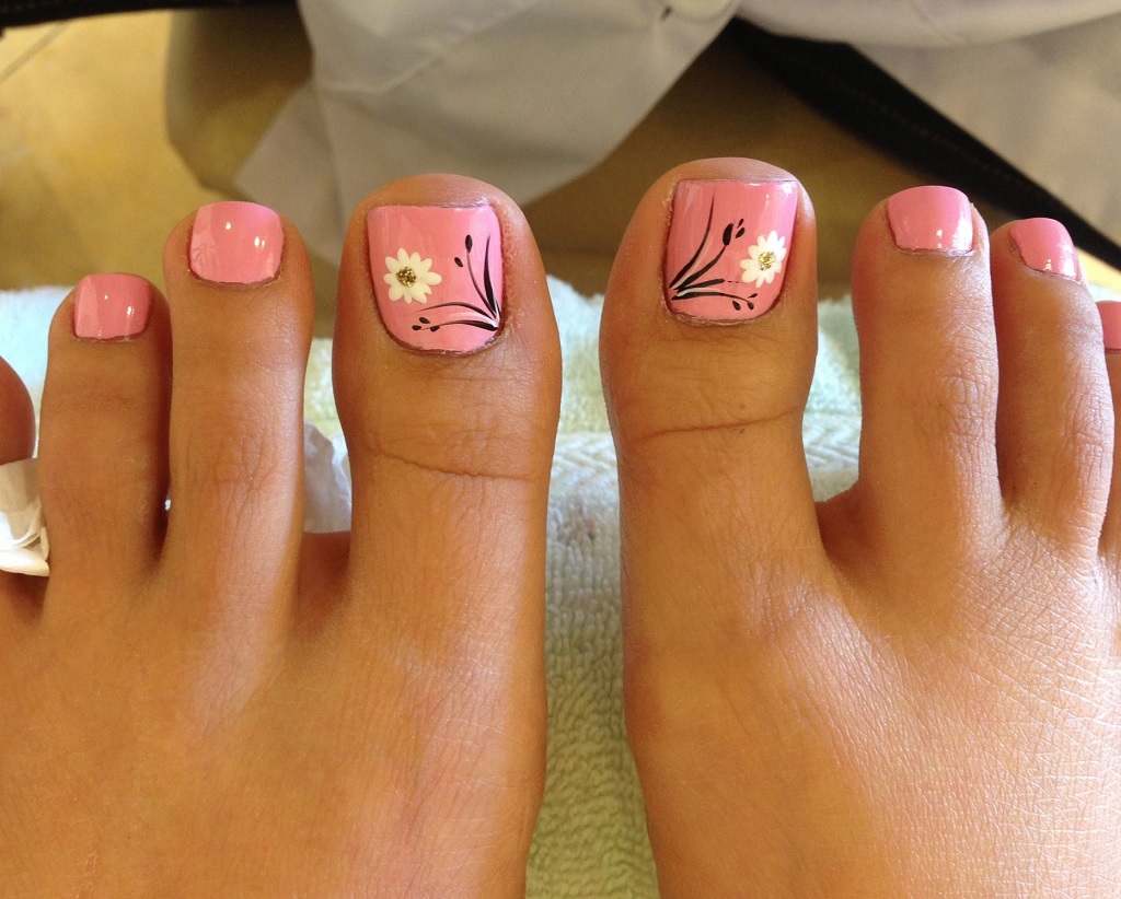 toe nail designs with flowers