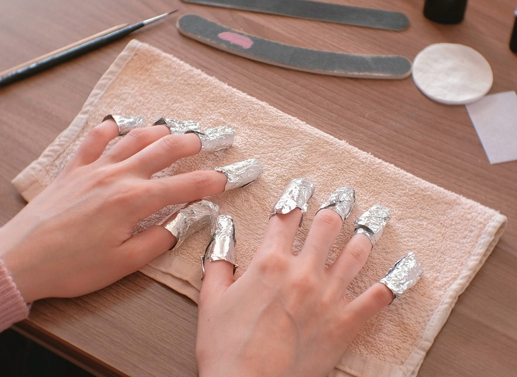 How to Remove a Gel Manicure at Home
